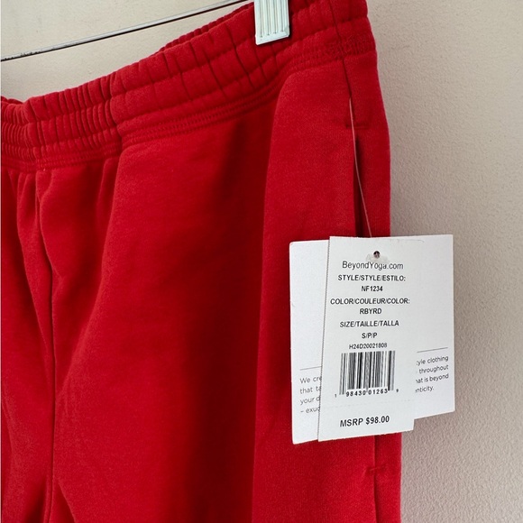NWT Beyond Yoga Luxefleece sweatpants in Ruby - Picture 4 of 7